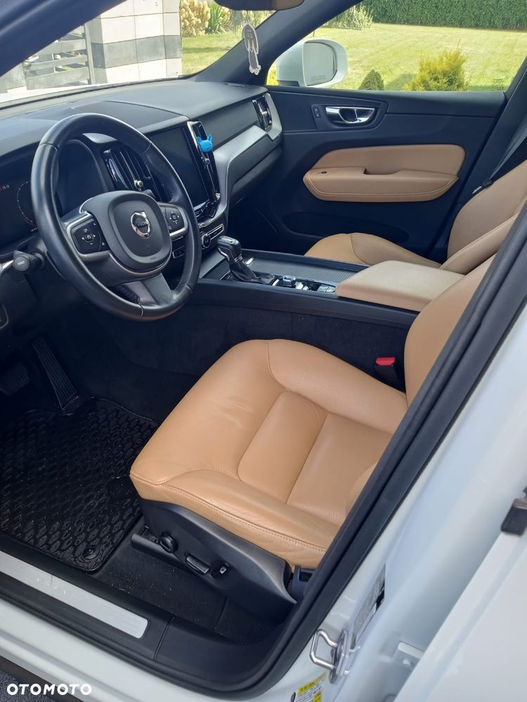 Volvo XC 60 T5 AWD Geartronic RDesign - 10