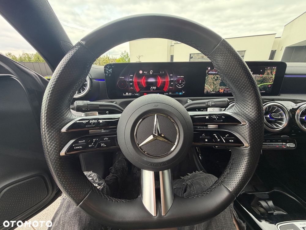 Mercedes-Benz CLA 220 AMG Line 7G-DCT - 13