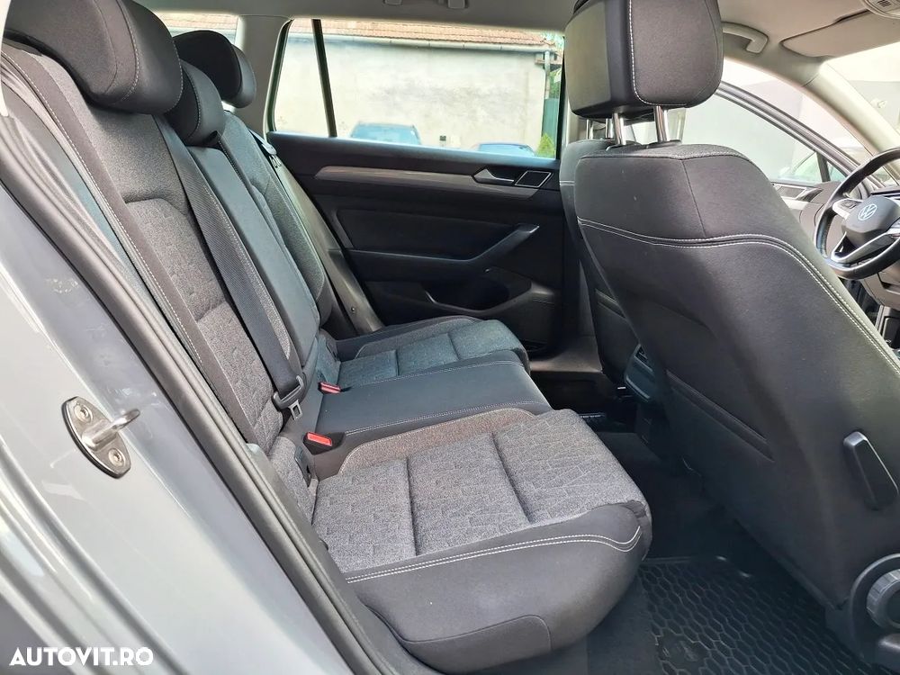 Volkswagen Passat 2.0 TDI DSG Comfortline - 11