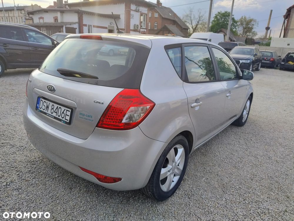 Kia Ceed - 4