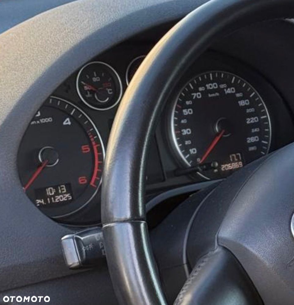 Audi A3 3-drzwiowe 1.6 TDI DPF Ambition - 13