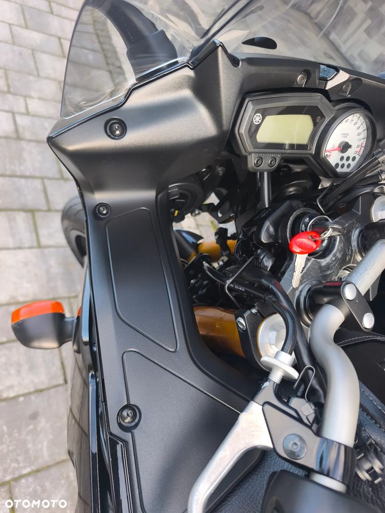 Yamaha FZ8 - 32