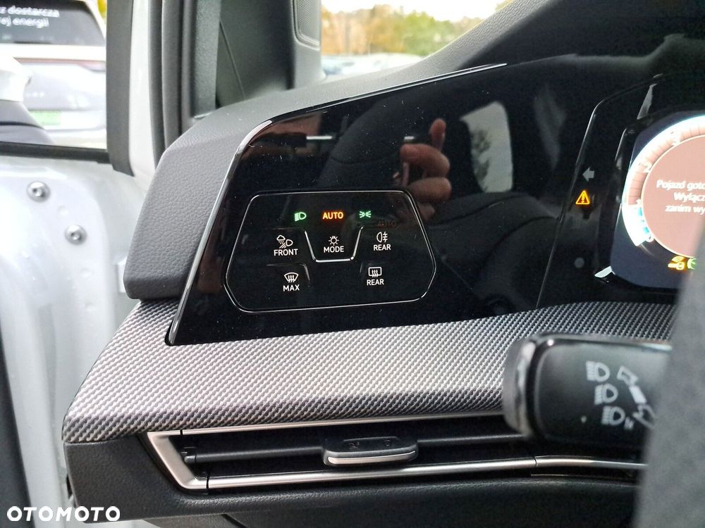 Volkswagen Golf 1.5 eTSI mHEV R-Line Plus DSG - 32