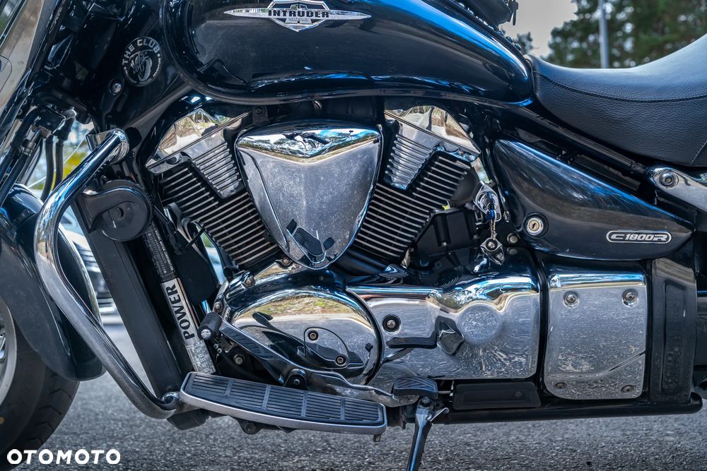 Suzuki Intruder - 10