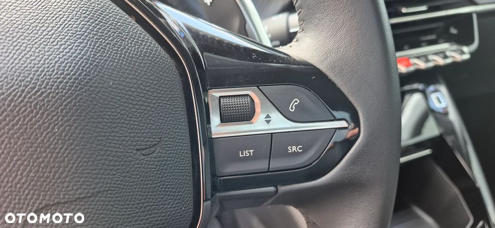 Peugeot 208 1.2 PureTech Allure Pack S&S EAT8 - 17