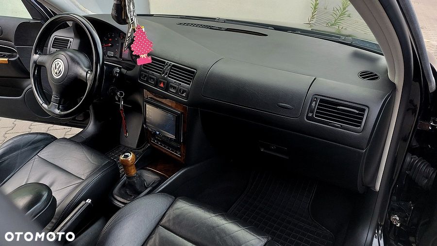 Volkswagen Bora 2.3 V5 Highline - 17