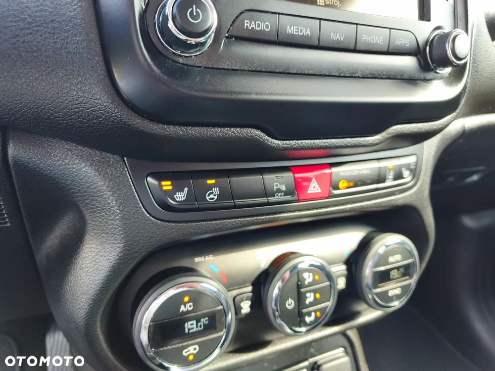 Jeep Renegade 1.4 MultiAir Limited - 27