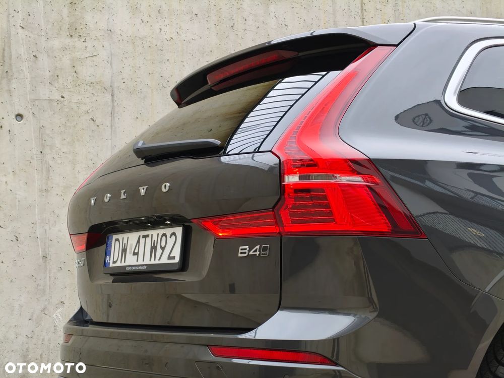 Volvo XC 60 B4 D AWD Plus Bright - 21