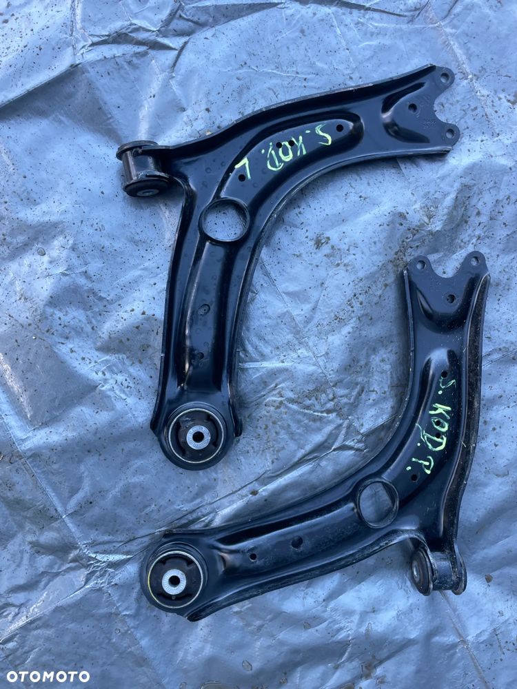 KODIAQ TIGUAN II wahacz prawy lewy przód