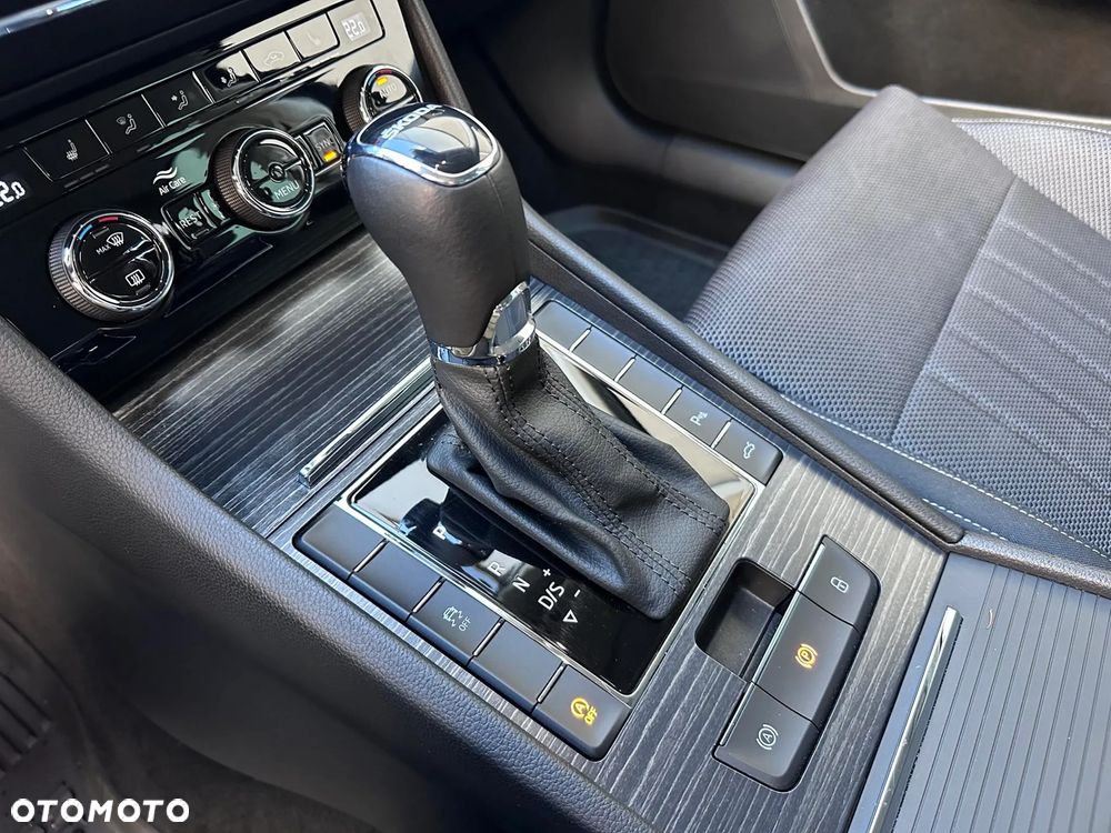 Skoda Superb 2.0 TDI SCR Style DSG - 7