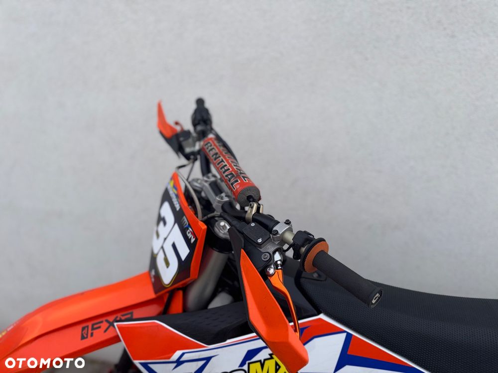 KTM SXF - 10