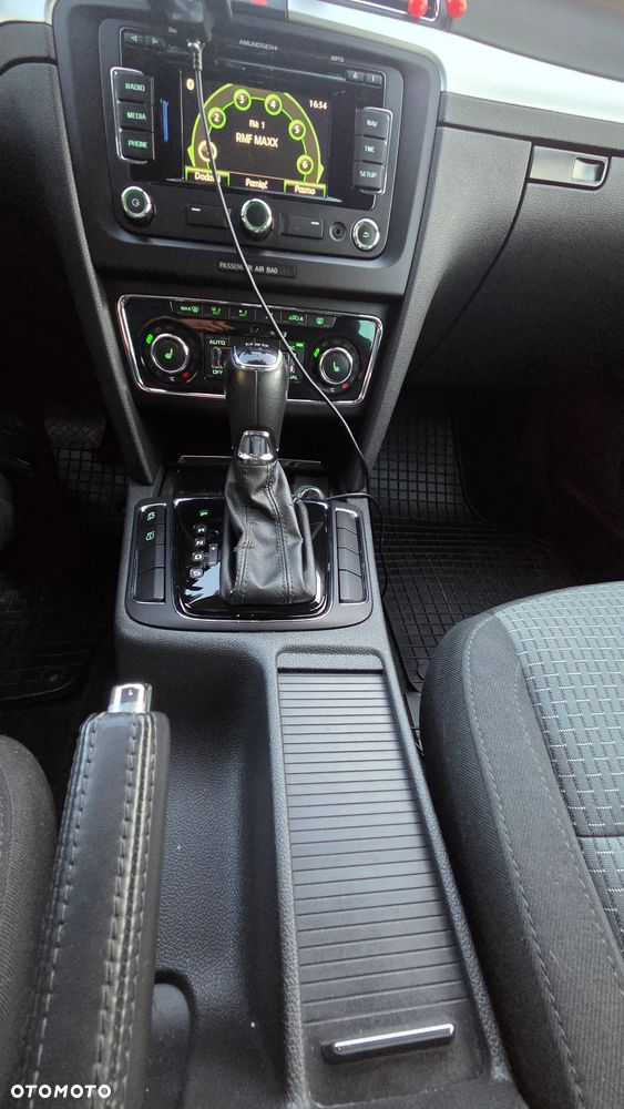 Skoda Superb 2.0 TDI DSG Ambition - 17