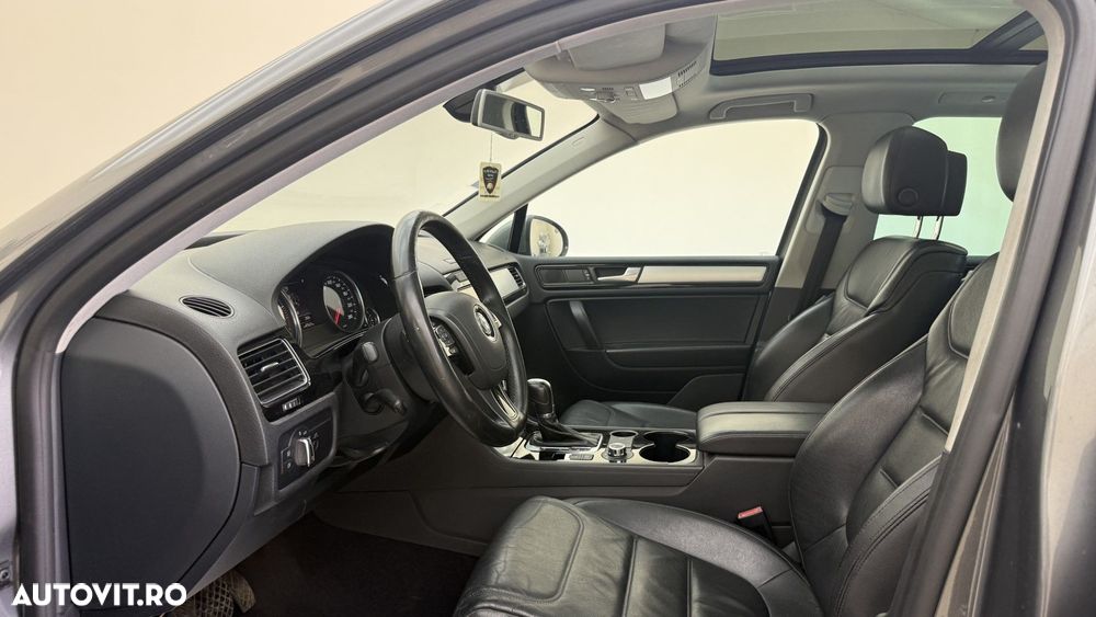 Volkswagen Touareg - 12