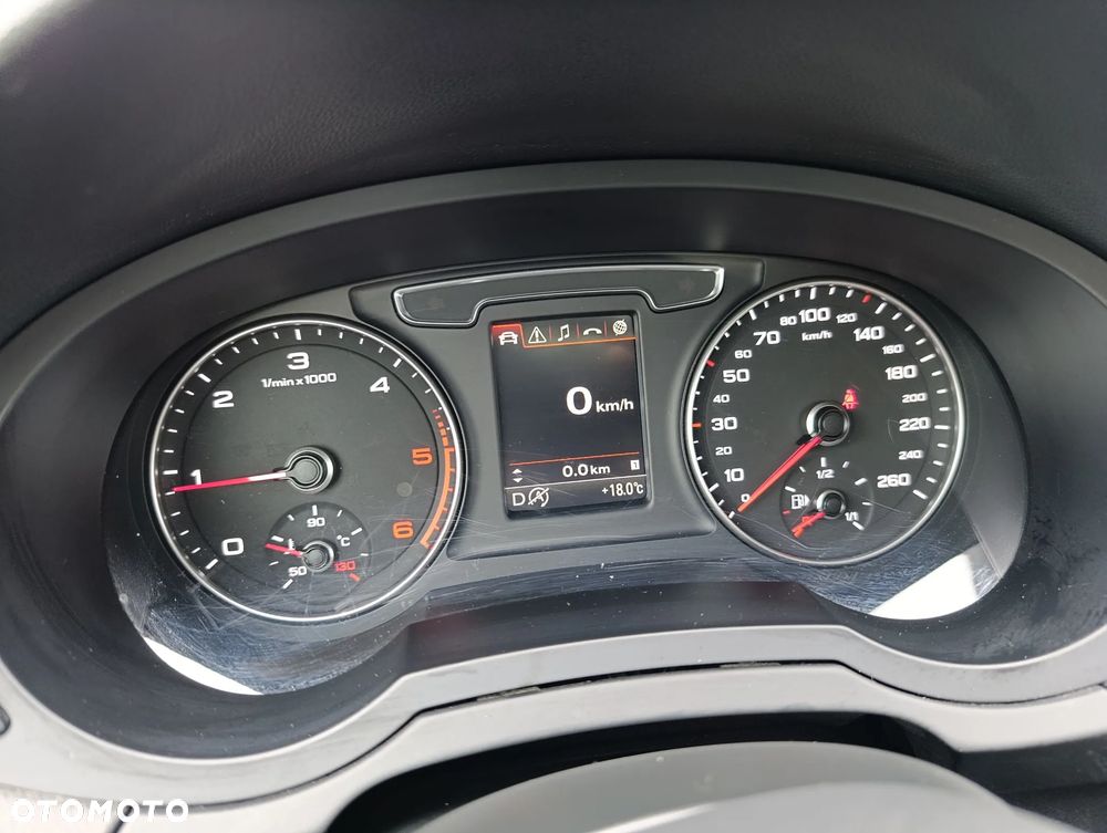 Audi Q3 2.0 TDI Quattro Design S tronic - 24