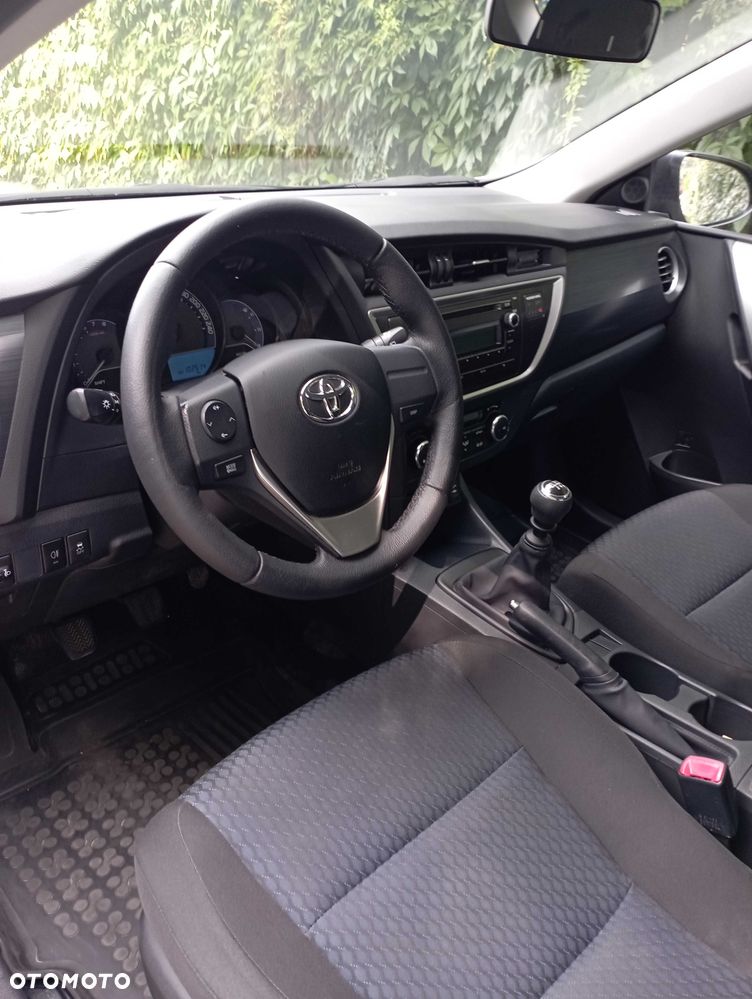 Toyota Auris - 4