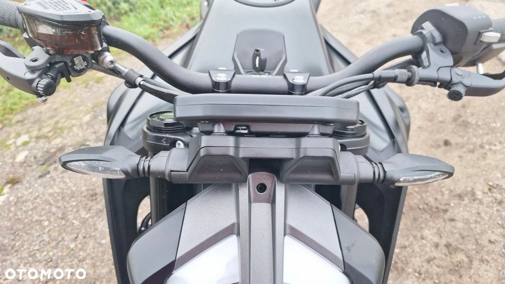 KTM DUKE 890 - 22
