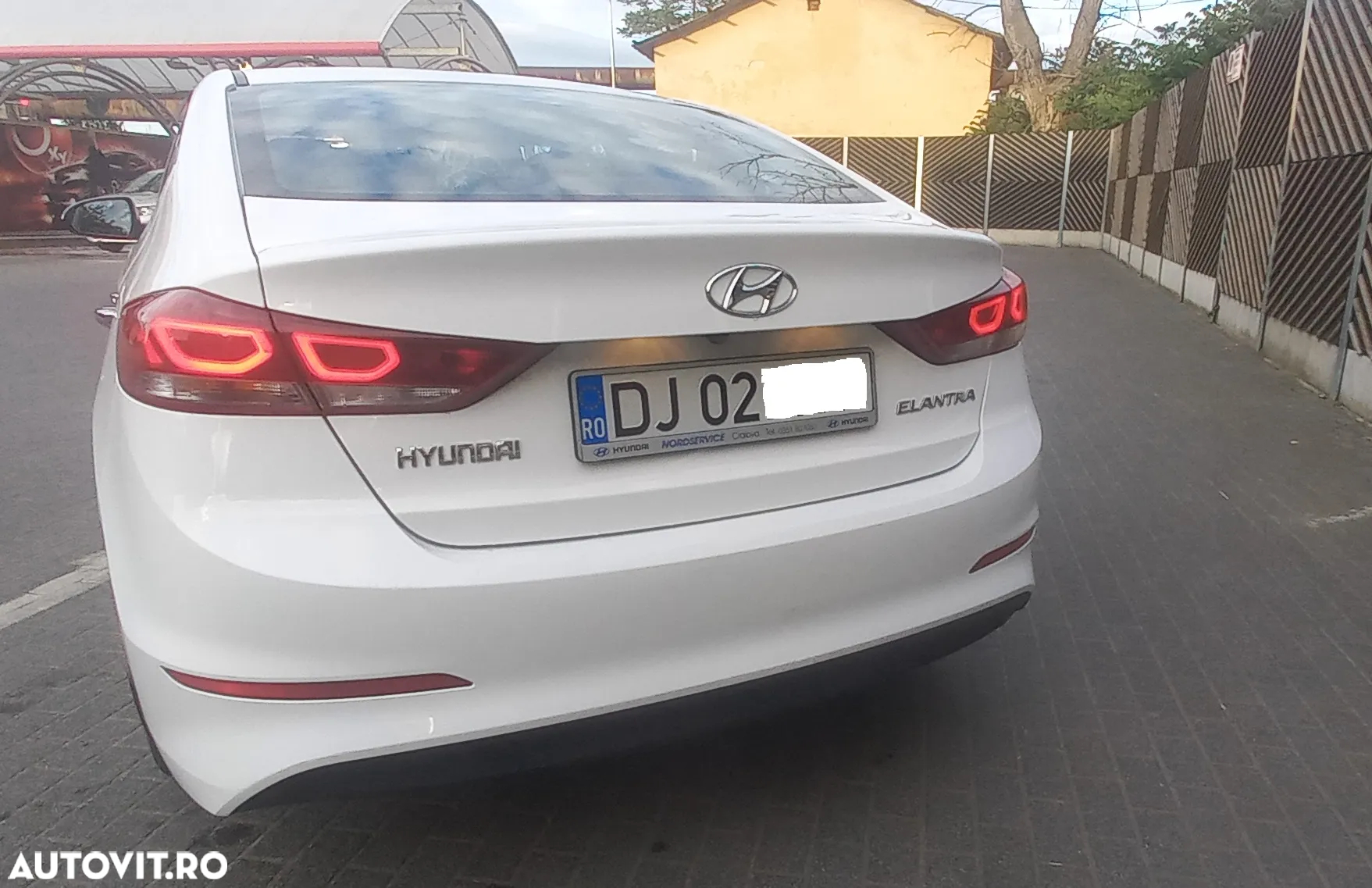 Hyundai Elantra 1.6 MPi Highway - 4