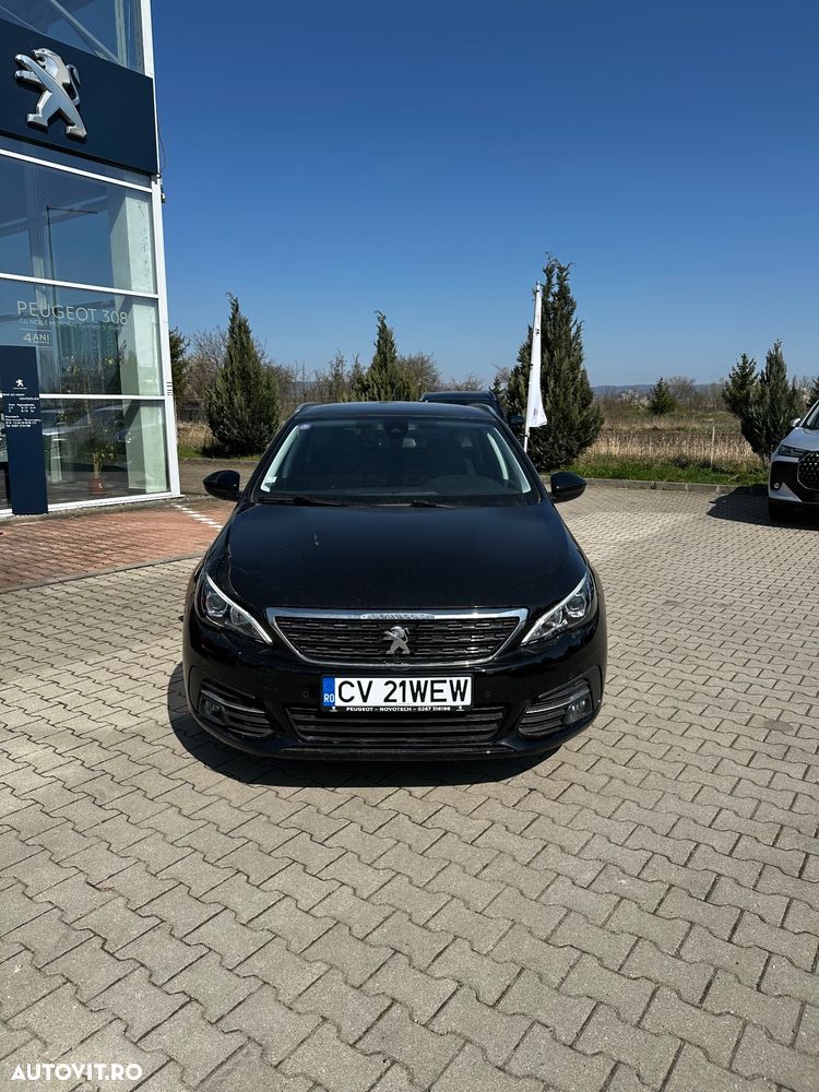 Peugeot 308 1.2 L PureTech Turbo Allure - 2