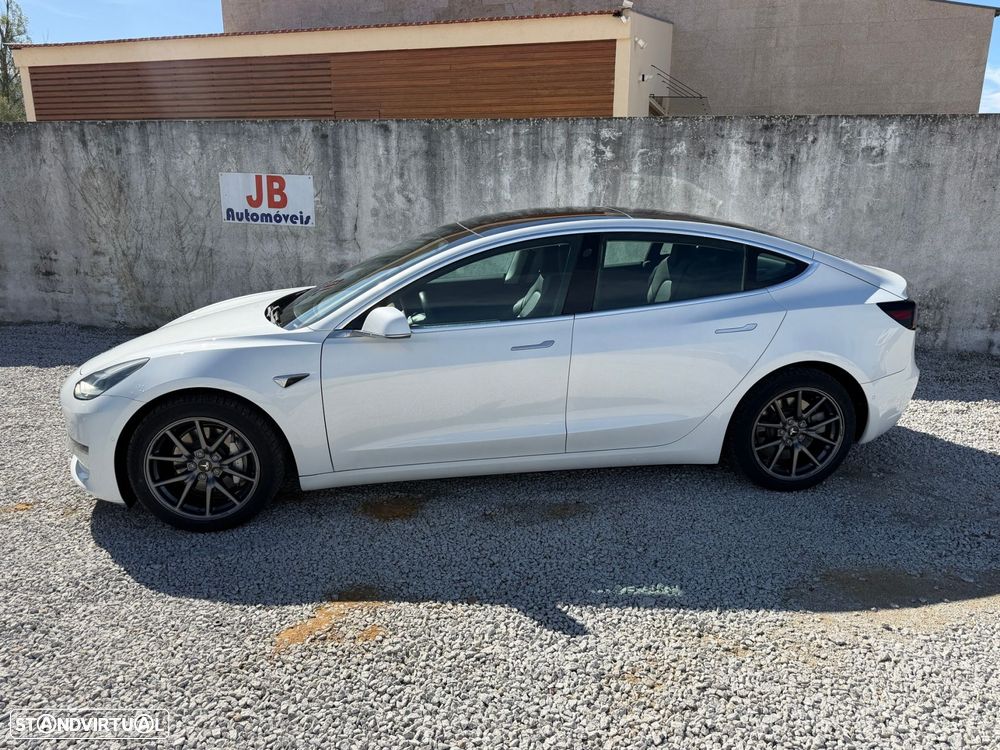 Tesla Model 3 - 5