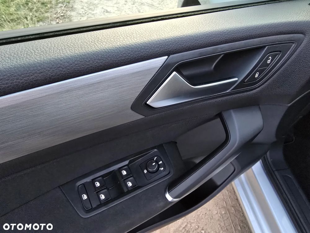 Volkswagen Touran 1.5 TSI EVO Comfortline - 22