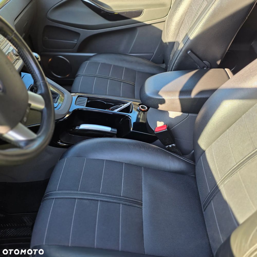 Ford Kuga 2.0 TDCi 4x4 Titanium - 8