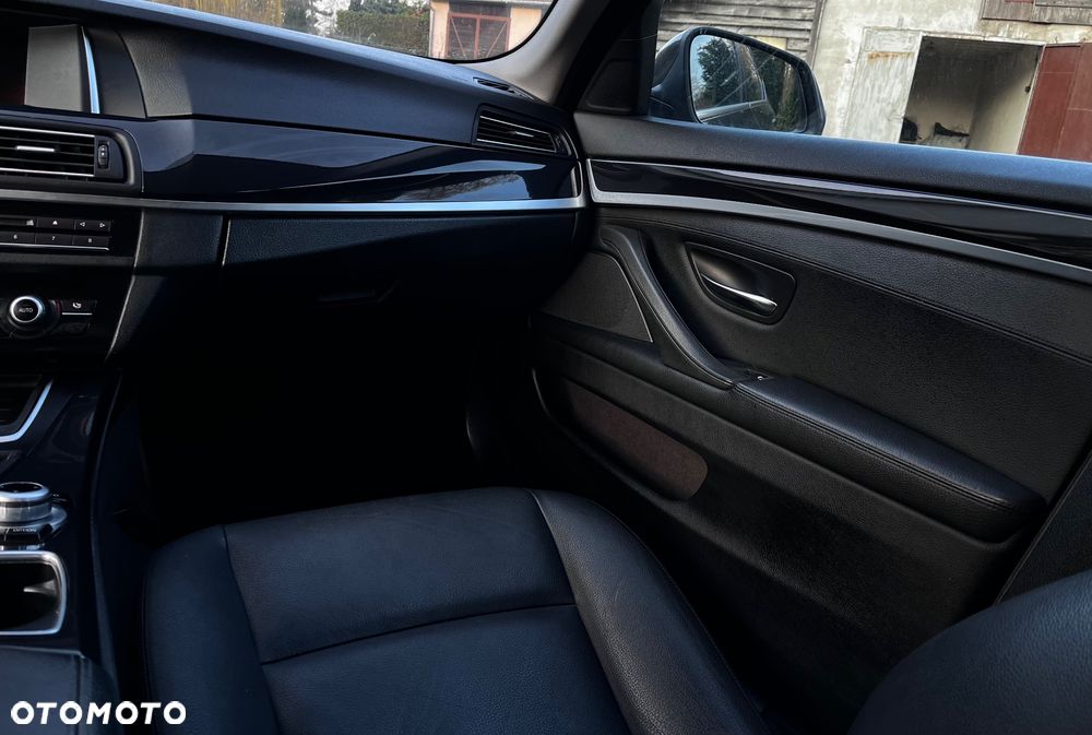 BMW Seria 5 525d - 18