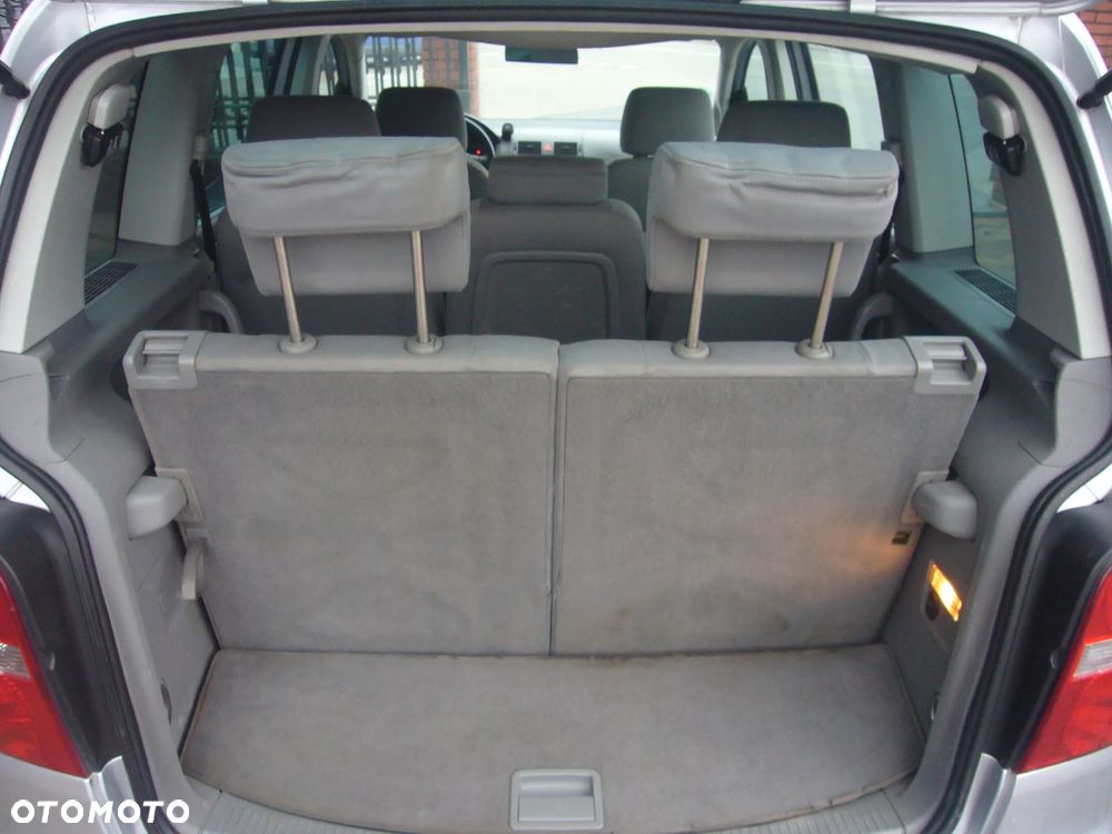 Volkswagen Touran 2.0 TDI DPF Highline - 22