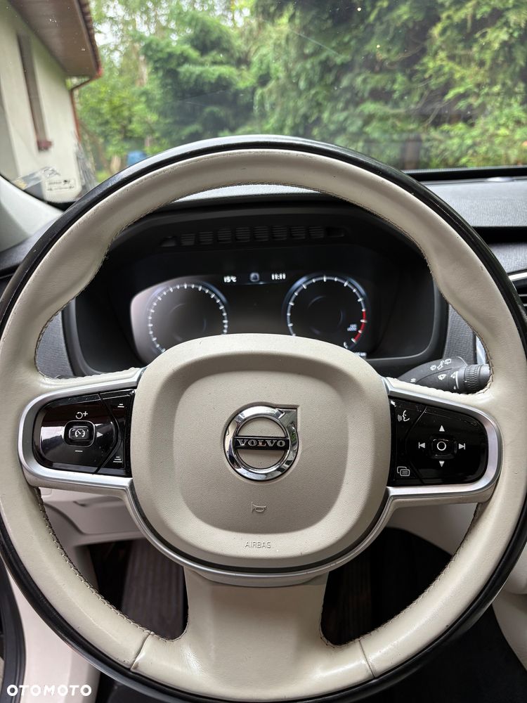 Volvo XC 90 - 5