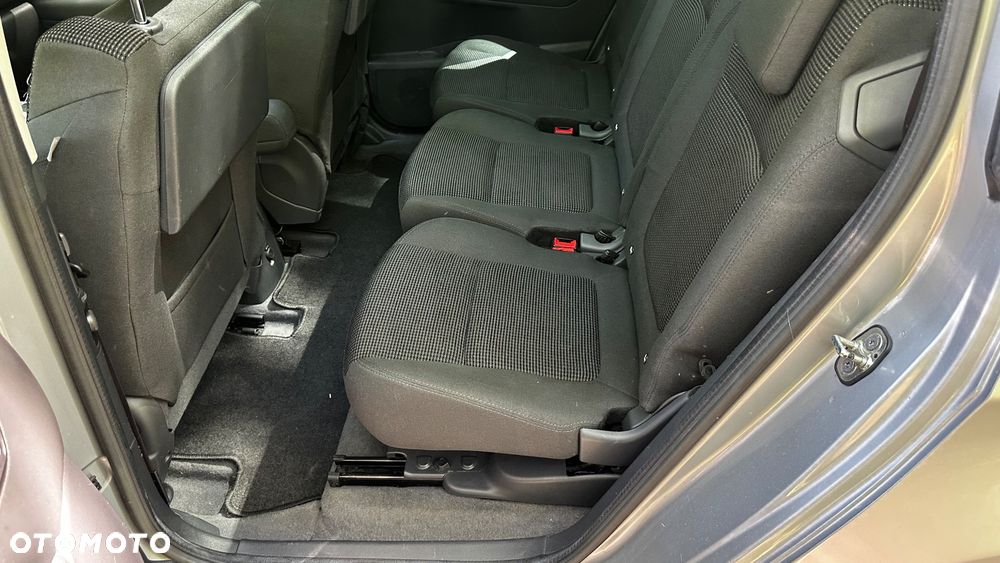 Peugeot 5008 1.6 THP Family 7os - 14