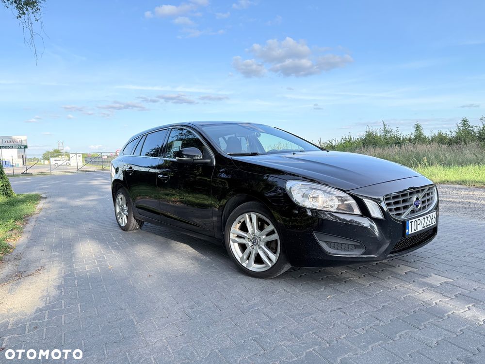 Volvo V60 D4 Momentum - 1