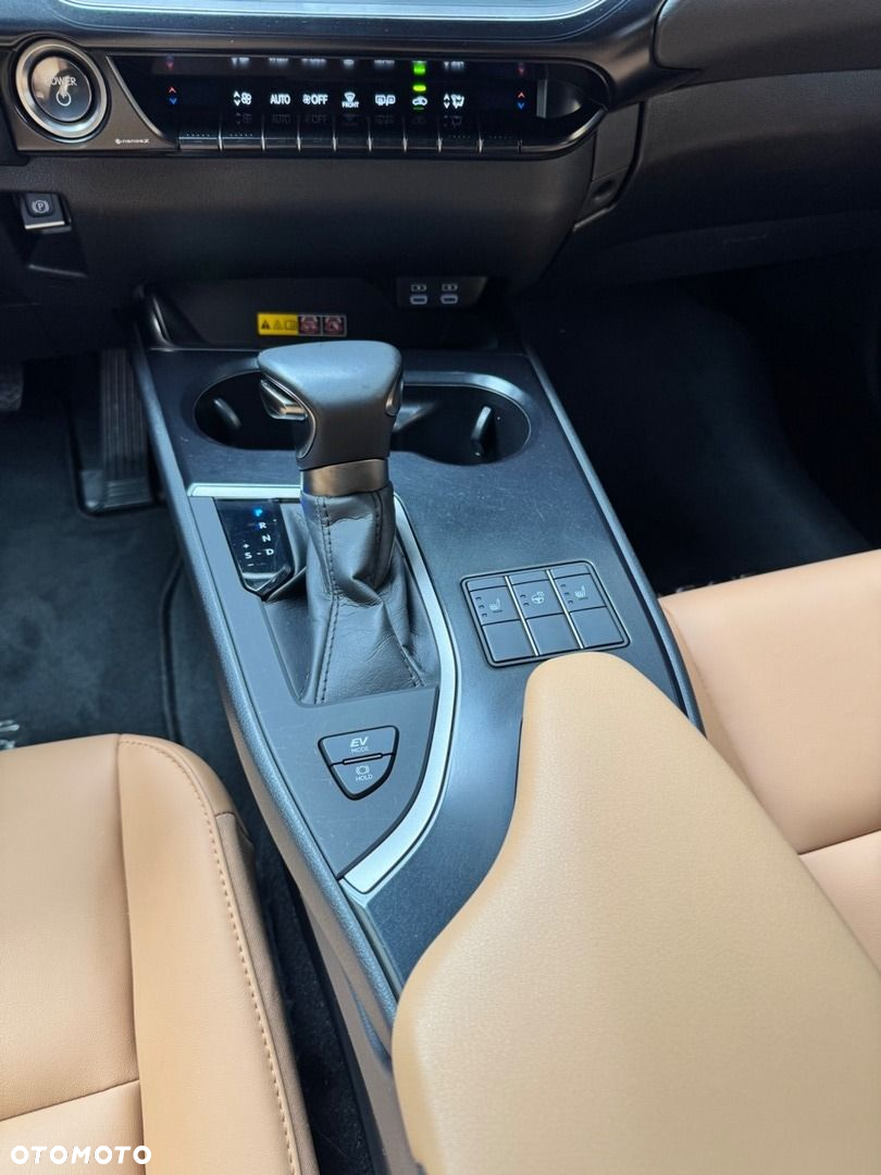 Lexus UX 250h GPF F Sport Design 2WD - 13