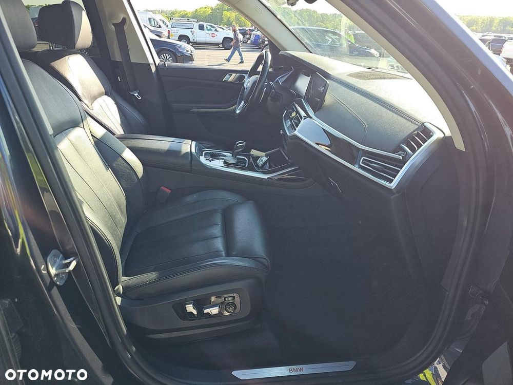 BMW X7 xDrive40i - 9