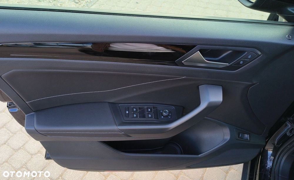 Volkswagen T-Roc 1.5 TSI R-Line DSG - 23