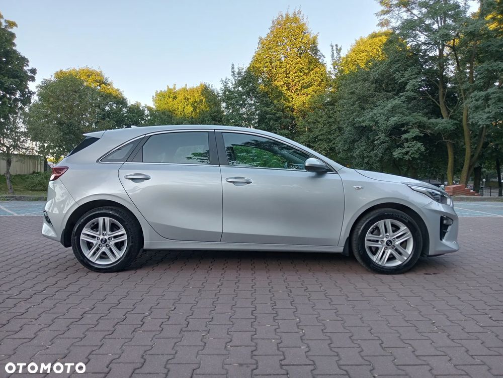 Kia Ceed 1.6 CRDi mHEV M - 12
