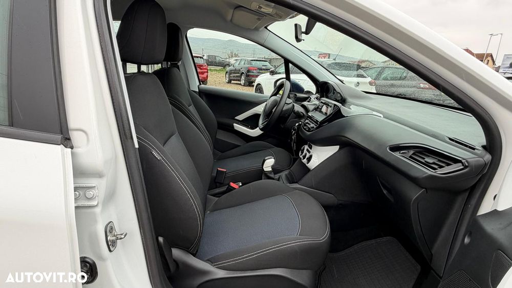 Peugeot 208 PureTech 75 Allure Pack - 11