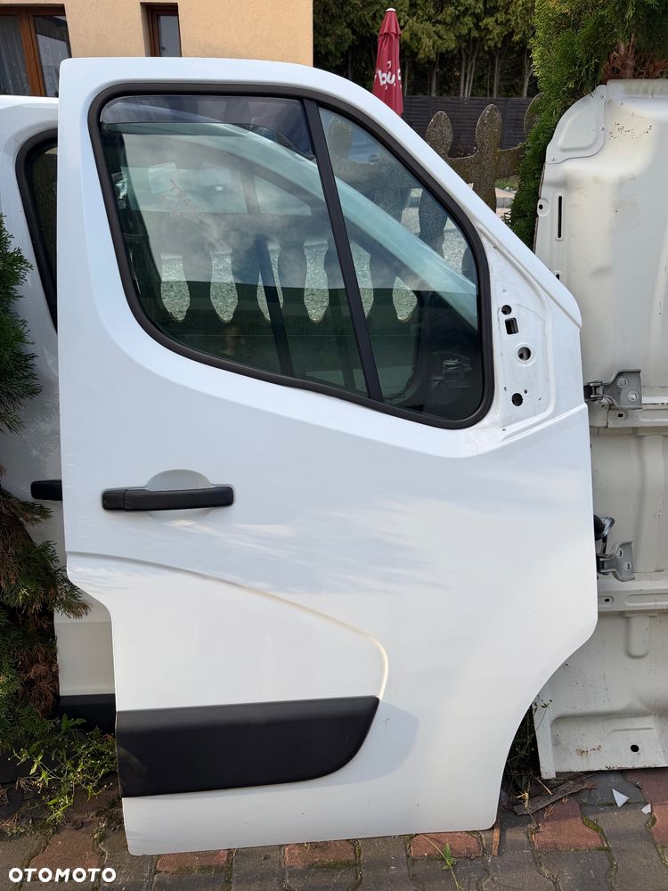 Drzwi przednie prawe kompletne Renault Master III 0389