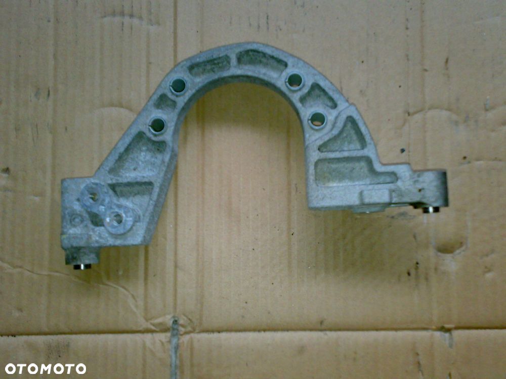 jeep cherokee kl v 2014 - wspornik mocowanie łapa mostu przedniego most - 2