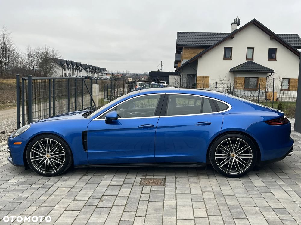Porsche Panamera 4S - 3