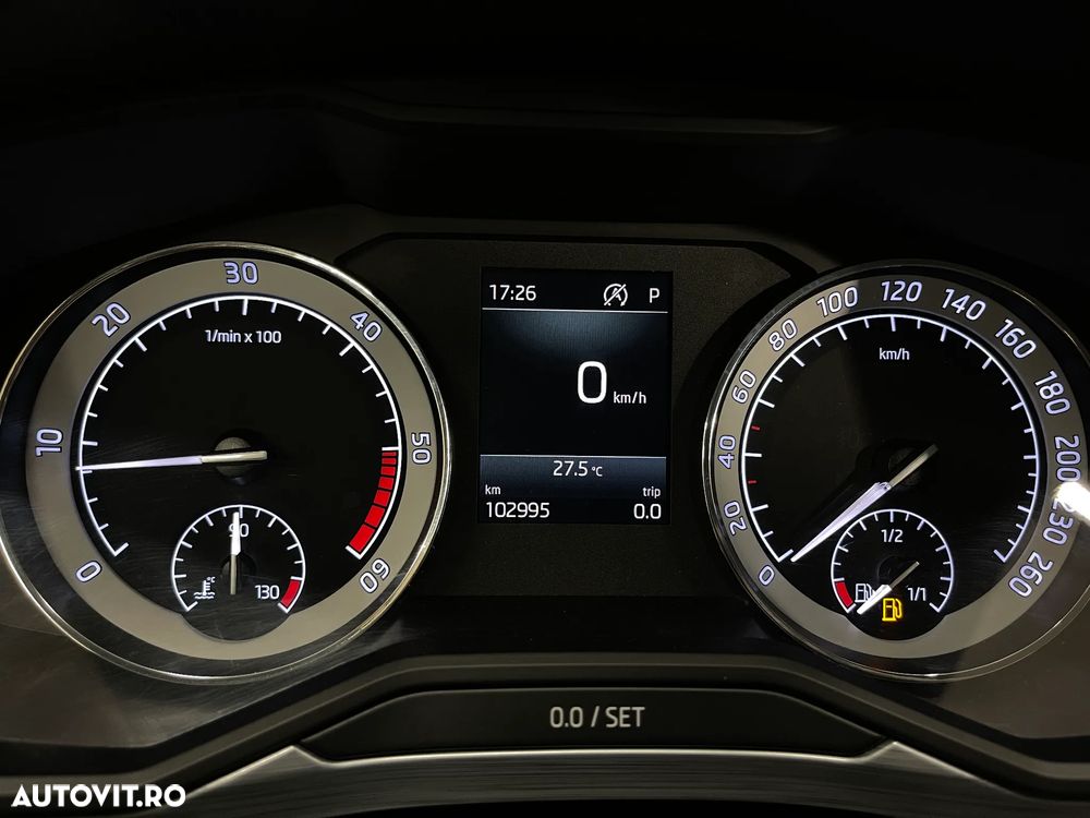 Skoda Superb 2.0 TDI DSG Ambition - 26