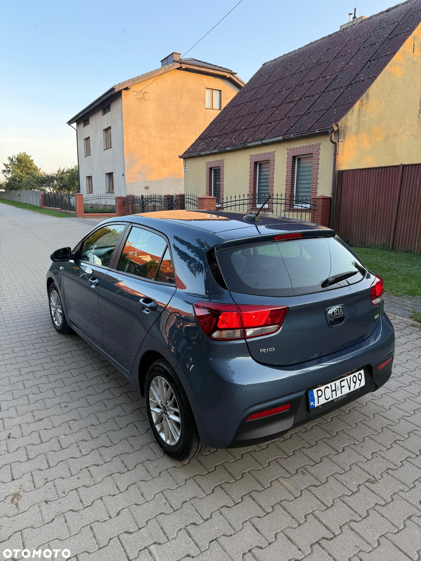 Kia Rio - 5