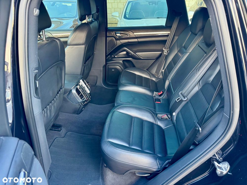 Porsche Cayenne Diesel Platinum Edition - 19