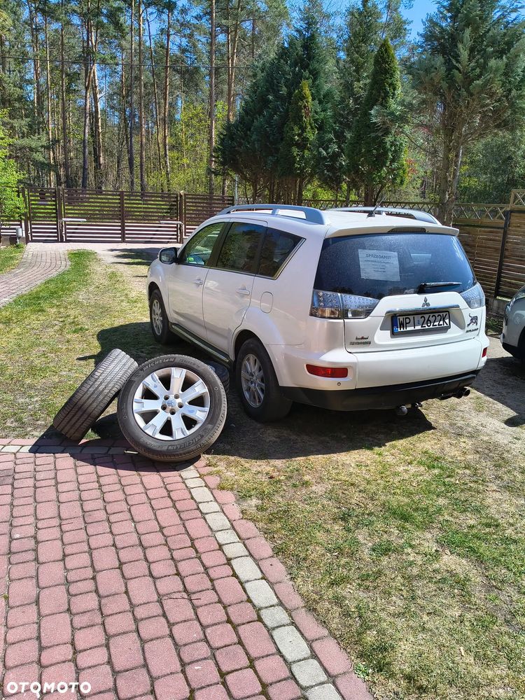 Mitsubishi Outlander 2.2 DID Instyle NAVI TC-SST - 2