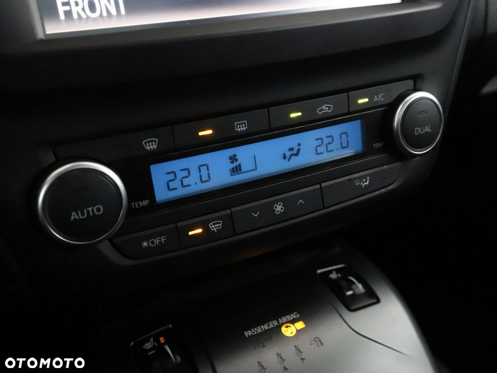 Toyota Avensis 2.0 D-4D Prestige - 26