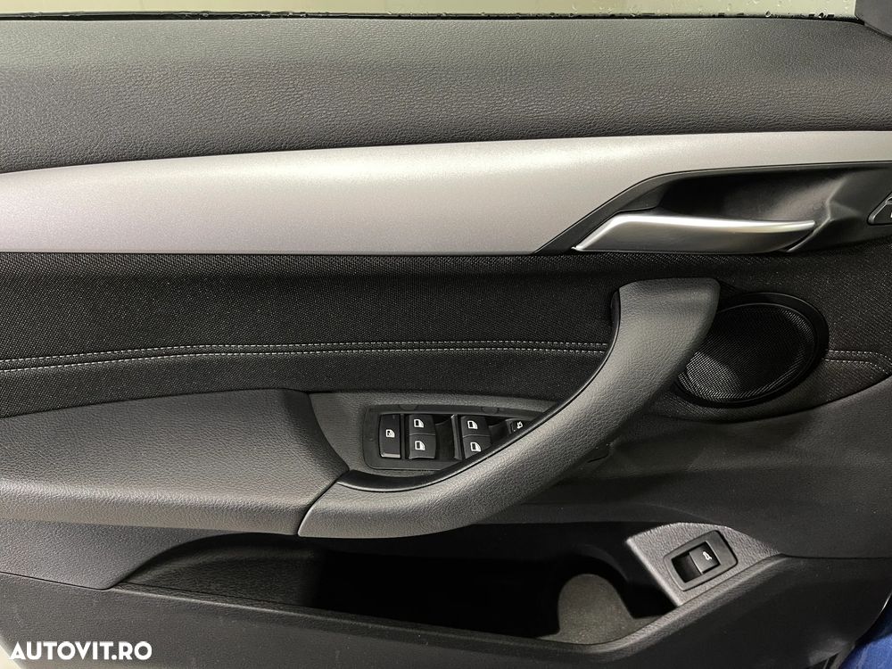 BMW X1 xDrive20i AT - 24