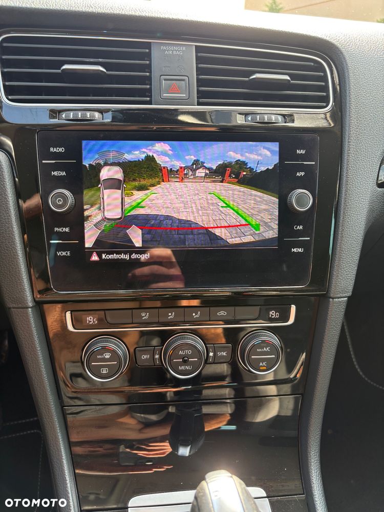 Volkswagen Golf - 18