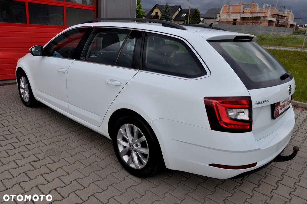 Skoda Octavia 2.0 TDI Edition DSG - 17