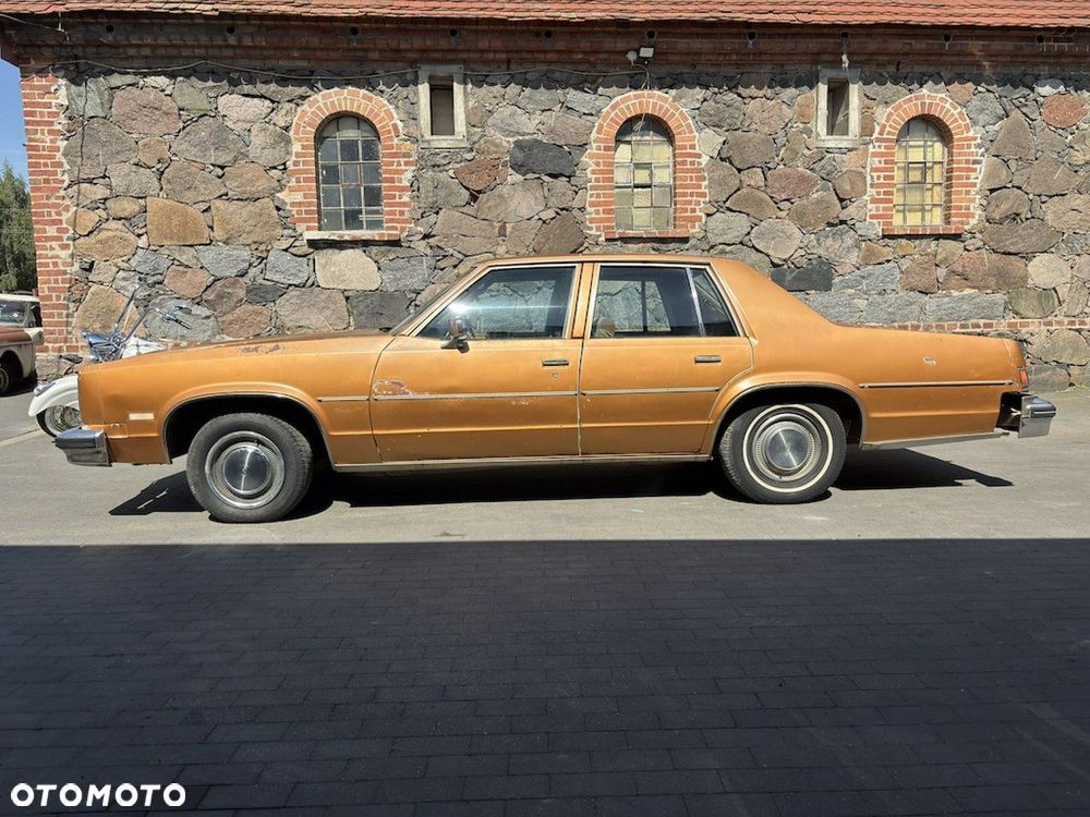 Oldsmobile Delta 88 - 5