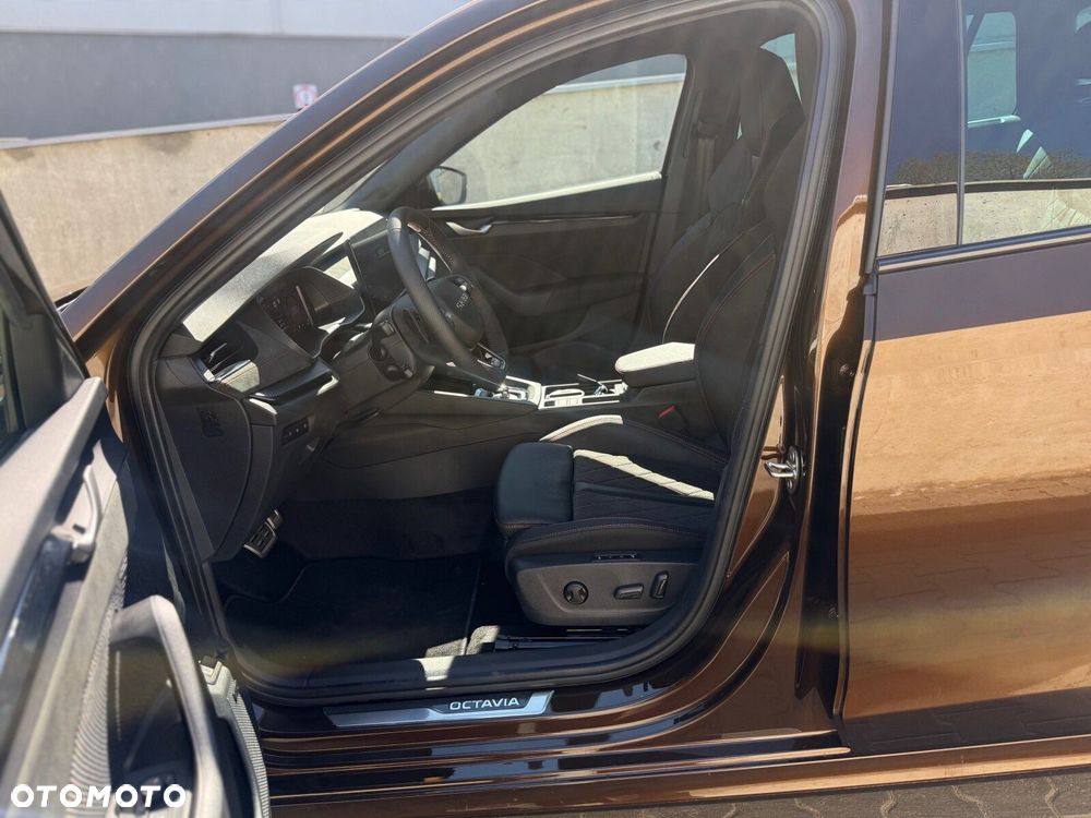 Skoda Octavia 2.0 TSI RS DSG - 11