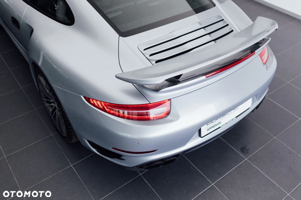 Porsche 911 Turbo S - 15