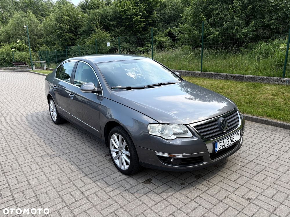 Volkswagen Passat 1.6 FSI Trendline - 2